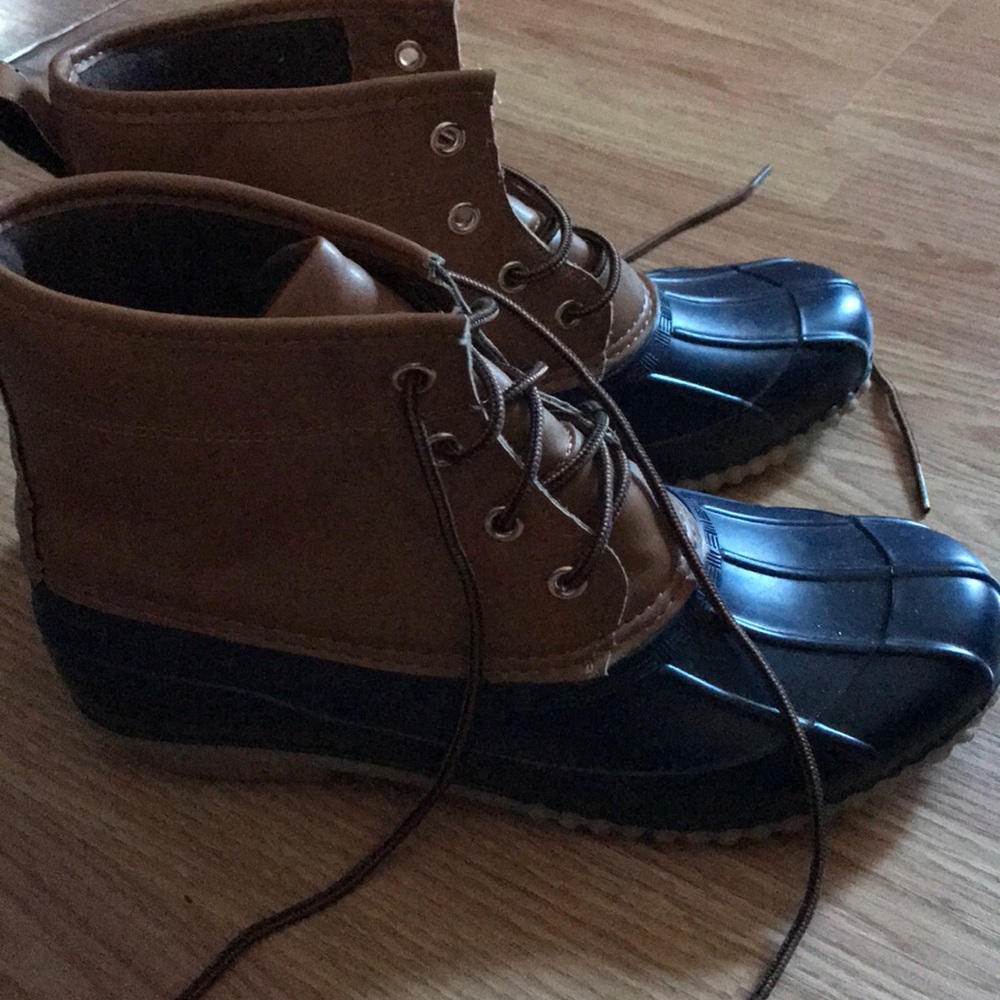 Duck boots